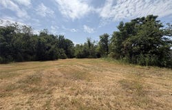 S Travis Avenue, Denison, TX 75021