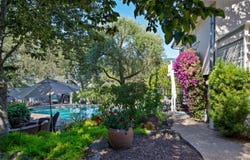 17217 Hillcrest Avenue, Sonoma, CA 95476