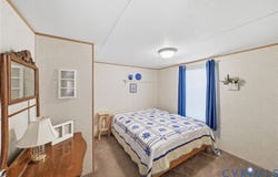 517 Crittenden Rd, Deltaville, VA 23043