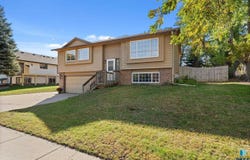 3401 S Bahnson Ave, Sioux Falls, SD 57103