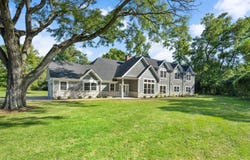 605 Polo Drive, Wheaton, IL 60187