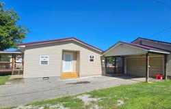 38 4th Street, Louisa, KY 41230