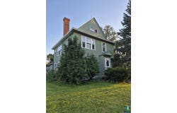 102 3rd St St SE, Pipestone, MN 56164