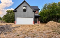 305 Augustus Street, Trenton, TX 75490