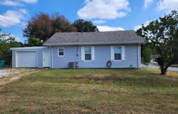 1211 W Calhoun Street, Springfield, MO 65802