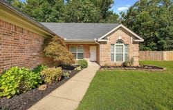 325 Madison Place Circle, Benton, AR 72015