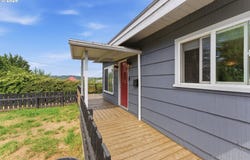 216 E Main St, Coquille, OR 97423