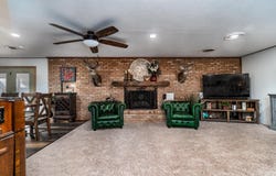 210 Comanche Trail, Tulia, TX 79088