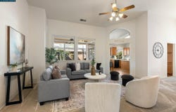 287 Mandarin Cir, Vacaville, CA 95687