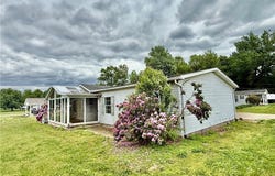 17 Stevy Lane, Frazeysburg, OH 43822
