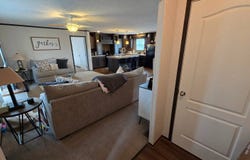 25791 Hanover Dr, Flat Rock, MI 48134