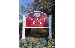 7 Crescent Gate, Sturbridge, MA 01518