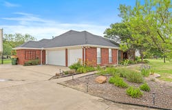 3909 Timbercrest Drive E, Burleson, TX 76028