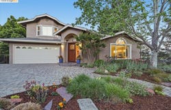 18100 De Souza Pl, Castro Valley, CA 94546