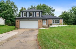 1465 Jasper Drive, Wheaton, IL 60189
