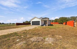 133 Esperanza Dr, Bastrop, TX 78602