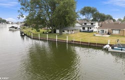 38127 Huron Pointe Dr., Harrison Twp, MI 48045