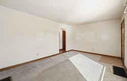 156 E Jeffrey Place, Columbus, OH 43214