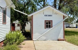636 Frank Ave SE, Huron, SD 57350