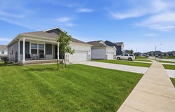 2567 SE Fox Valley Drive, West Des Moines, IA 50265