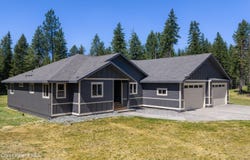 10570 E FAR CRY Rd, Athol, ID 83801