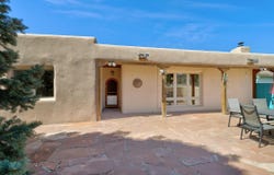 2 Latilla Ln, Arroyo Seco, NM 87514