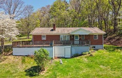 104 Frost Ln, Max Meadows, VA 24360