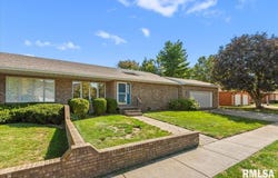 608 Westwinds Drive, Jacksonville, IL 62650