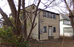 318 E 7th Ave, Winfield, KS 67156
