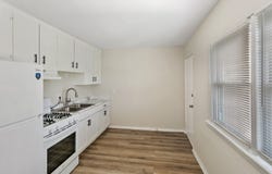 991 Tollview Avenue, Aurora, IL 60505