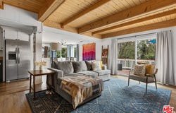 2595 Sunset Dr, Running Springs, CA 92382