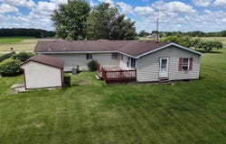 2482 S 400 E, Pierceton, IN 46562
