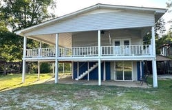 70 POINT Way, Saltillo, TN 38370