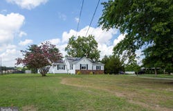 3044 E CHESTNUT Avenue, VINELAND, NJ 08361
