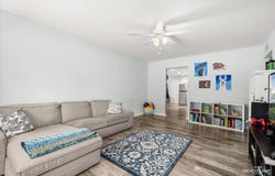 15 Cedar Drive, North Aurora, IL 60542