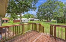 615 Sunset LN, Overbrook, KS 66524