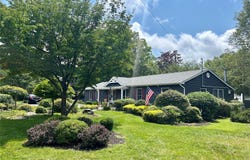 54 Madeline Road, Ridge, NY 11961