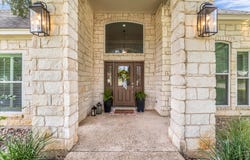 325 Elm Grove Circle, McGregor, TX 76657