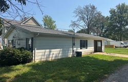 550 N Chestnut Street, Breese, IL 62230