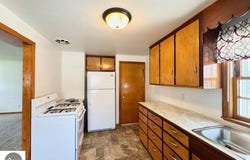 520 S Franklin, St Louis, MI 48880