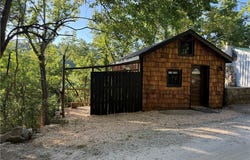 14 Nut Street, Eureka Springs, AR 72632