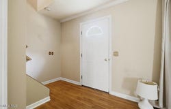 1 Hillview Court, Wynantskill, NY 12198