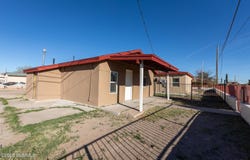 1220 W Hall Avenue, Las Cruces, NM 88005