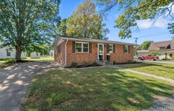 330 Gray Avenue, Chaffee, MO 63740