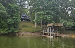 67 Overlook Rd, Hardy, VA 24101