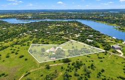 312 Paleface Point Dr, Spicewood, TX 78669