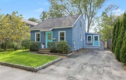 40 Boyce Avenue, Barrington, RI 02806