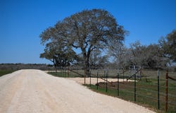 316 Main Loop, Waelder, TX 78959