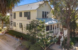 307 Winslow St, Steinhatchee, FL 32359
