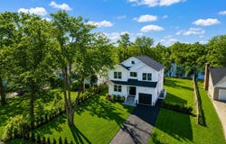 909 Ostrander Avenue, Riverhead, NY 11901